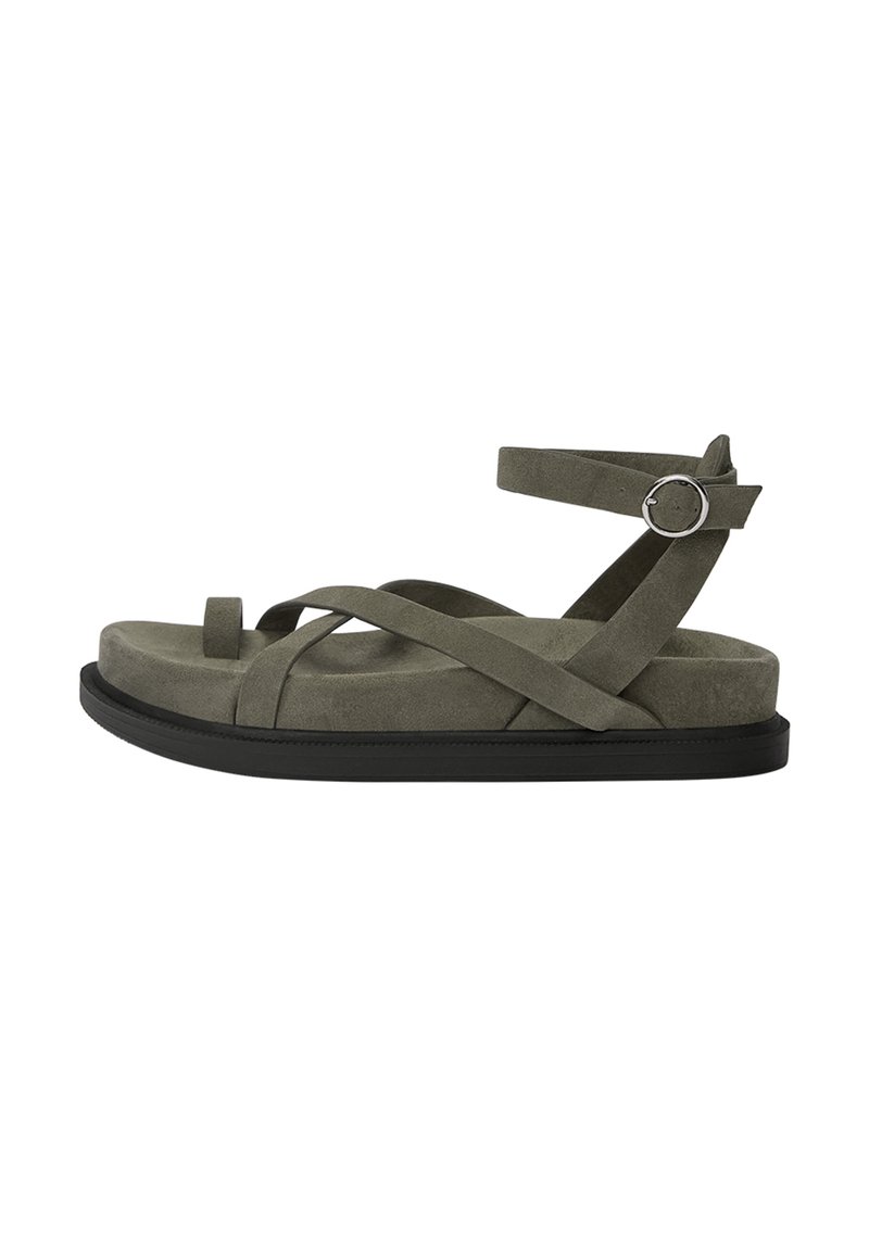 PULL&BEAR Sandalen met plateauzool groen PULL&BEAR Sandalen met plateauzool groen