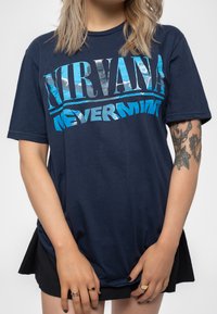 Paradiso Clothing NIRVANA NEVERMIND TRACKS - Print T-shirt - navy