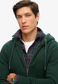 Superdry & Co ESSENTIAL  zielony