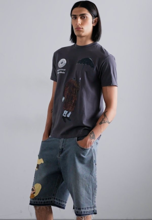 FACE PATCHWORK BAGGY  - Denim shorts - light wash3