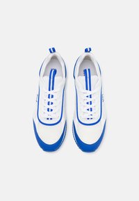 EA7 Emporio Armani LACES UNISEX - Tenisice - white/baltimora