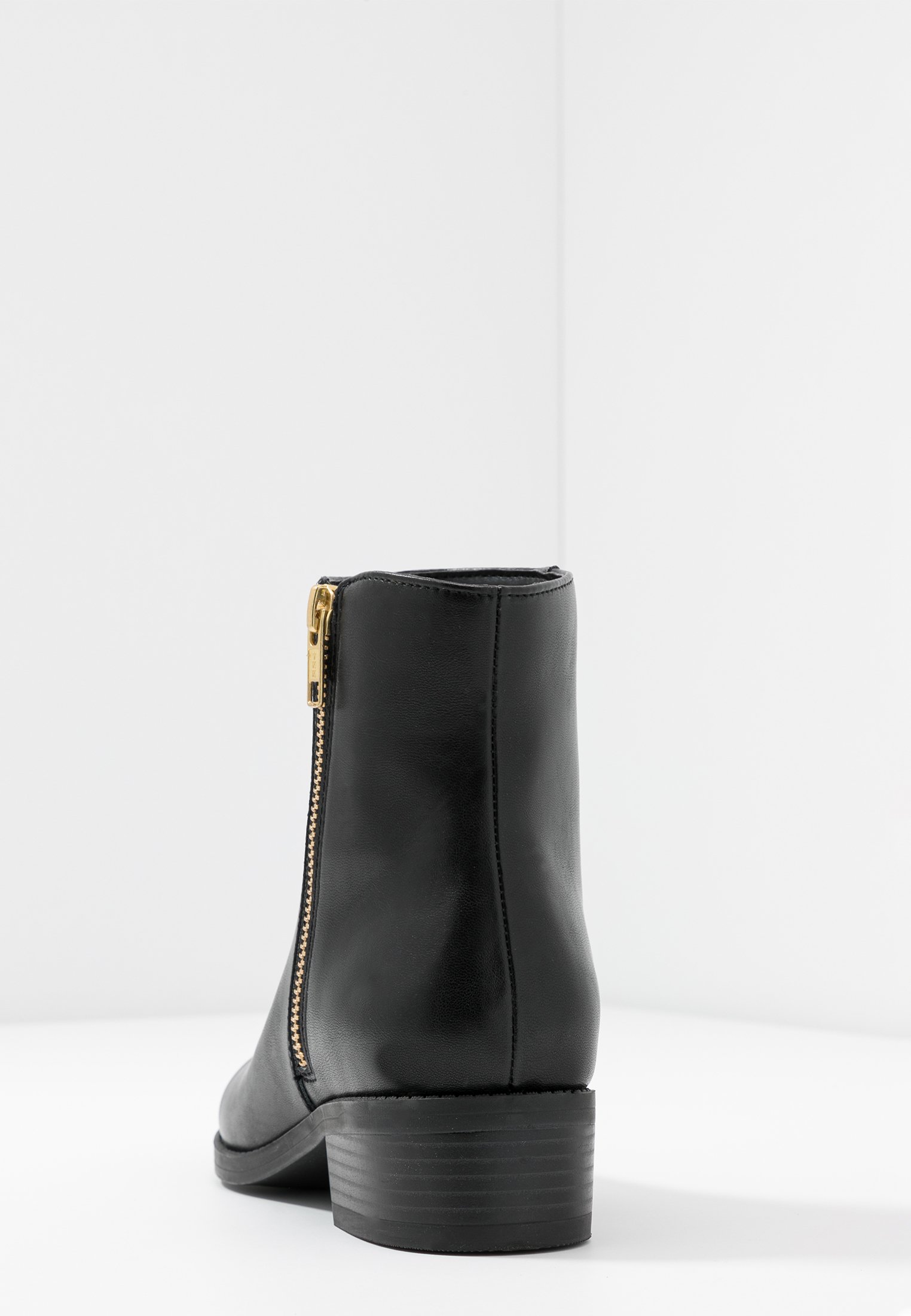 Matt & Nat LIMAN VEGAN Korte laarzen blackZwart Matt & Nat DEA VEGAN Korte laarzen blackZwart Zalando.nl