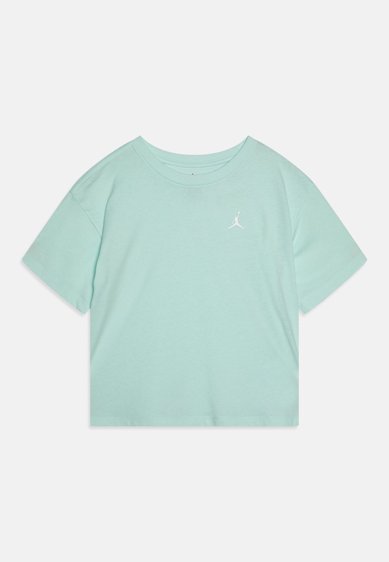 Cropped majica mint zelene barve iz mehkega materiala, z okroglo izrezano ovratnikom in kratkimi rokavi, z belim Jumpman logotipom na prsih.