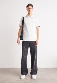 Calvin Klein MULTI TIPPING  - Polosärk - bright white/london fog