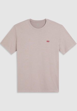 Ljusrosa kortärmad t-shirt i bomull, med rund halsringning och en liten röd Levi's-logotyp på vänster bröst. Slät yta.