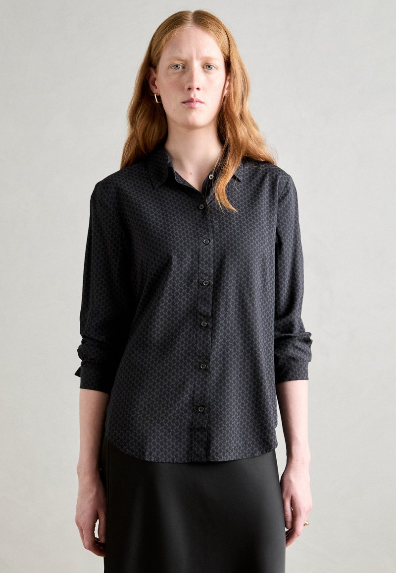 Marc O'Polo CASUAL FIT KENT COLLAR PRINT - Button-down blouse - black grey
