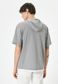 Koton DETAIL HOODED - Printtipaita - grey