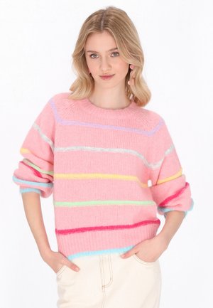 Rosa, flauschiger Pullover mit mehrfarbigen horizontalen Streifen in Pastelltönen. Mit Rundhalsausschnitt und aufgerollten Ärmeln, weiche Textur.