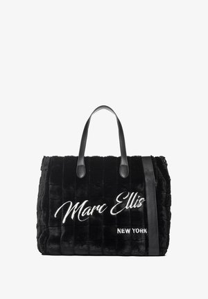 Borsa tote in peluche nero con texture trapuntata. Presenta manici in pelle e la scritta ricamata "Marc Ellis NEW YORK" in bianco sul davanti.