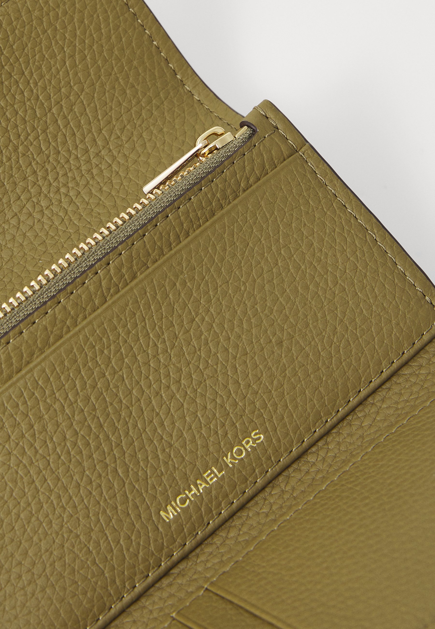 MICHAEL Michael Kors NOLITA FLAP TRIFOLD WALLET - Portofel