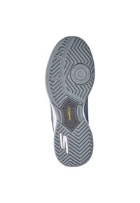 Grijze zool van een sportieve schoen met een getextureerd, niet-kleurrubber oppervlak. Voorzien van zigzagpatronen en merkdetails in geel en wit.