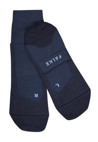 Calcetines azul marino con un acabado texturizado, que cuentan con áreas reforzadas en los dedos y el talón. La letra en la suela dice "FALKE" y muestra una talla "L."