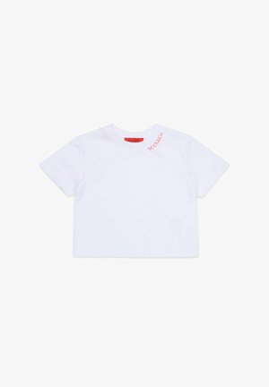 T-shirt corta bianca a maniche corte con logo rosso "MAX&Co." sul collo e stampata vicino alla spalla sinistra.