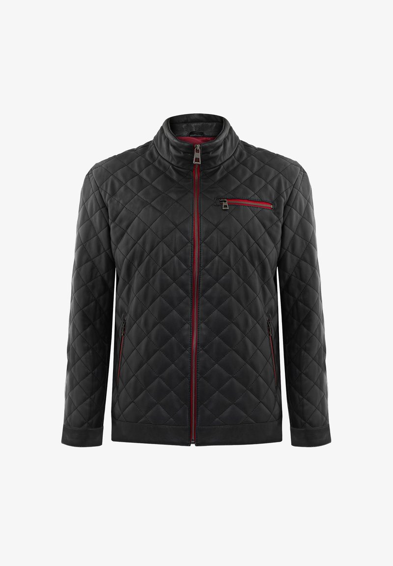 Veste matelassée noire avec fermeture éclair et col rouges, comportant trois poches zippées, présentée de face sur fond blanc.