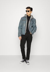 Gipsy by Mauritius BARLO - Casaco de couro - light blue