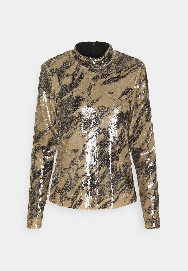 Haut à manches longues et col haut en sequins dorés et noirs avec motif abstrait et silhouette ajustée, présenté sur fond uni.