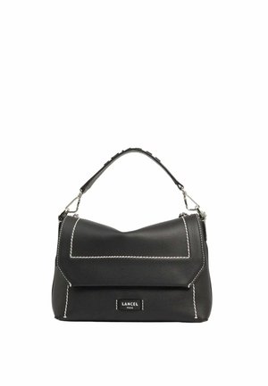 Sac à main en cuir noir avec un design structuré, présentant des accents de coutures blanches, une bandoulière courte et un logo Lancel Paris.