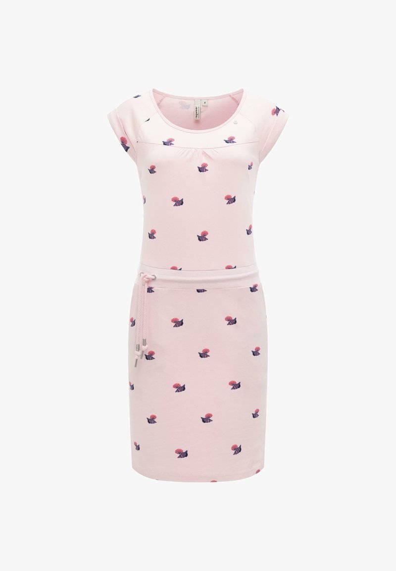 Jasnoróżowa sukienka z krótkim rękawem, ze wzorem drobnych ciemnoniebieskich i koralowych kwiatów oraz wiązaniem w talii.