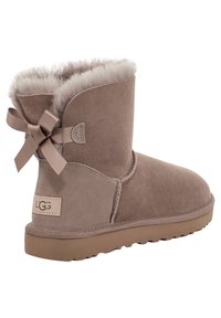 UGG Klassiset nilkkurit - taupe