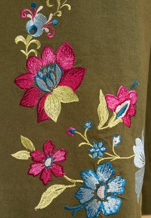 Love & Roses, REGULAR FIT - FLORAL EMBROIDERED TROUSERS . - Püksid - green
