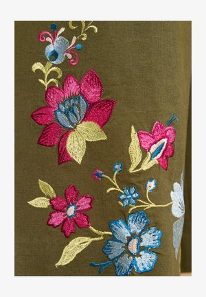 Love & Roses, REGULAR FIT - FLORAL EMBROIDERED TROUSERS . - Püksid - green