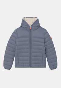 Padded šedá bunda s kapucí, která má zapínání na zip, fleece podšívku a elastické manžety. Obsahuje oranžový akcent na zipu.