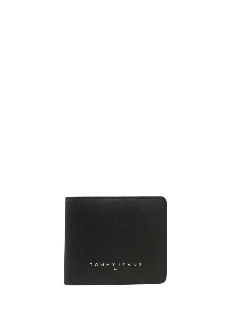 Cartera de cuero negra con textura suave, que presenta un logo en relieve blanco "TOMMY JEANS" en la parte frontal y un diseño minimalista.