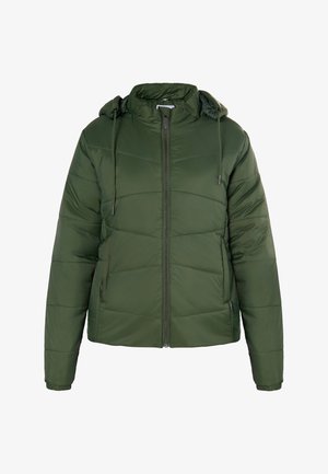 Vihreä puhujatakki, jossa on vetoketjullinen etuosa, säädettävä huppu ja vaakaompeleita. Varustettu sivuissa vetoketjupusseilla ja joustavilla hihansuilla.