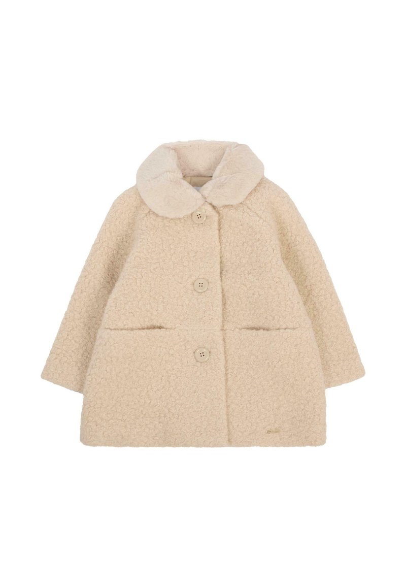 Cappotto teddy beige con colletto rotondo, quattro bottoni frontali, due tasche laterali e un esterno texturizzato e morbido.
