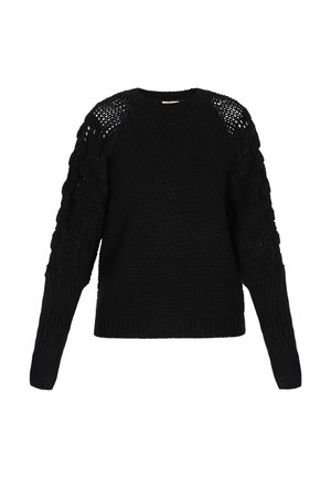 Črni pleteni pulover z dolgimi rokavi, ki ima odprto tkanino na ramenskem območju in teksturiran kabelski pleten vzorec na zgornjih rokavih.