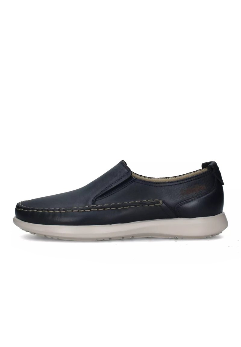 Scarpe slip-on in pelle blu navy con cuciture beige, finitura liscia, punta rotonda e suola in gomma flessibile per comfort e durata.