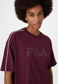 Fila APPAREL RIVOLI GRAPHIC - T-shirt imprimé - fig