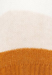 GAP Neule - camel