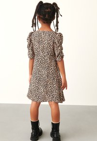 Next SHIRRED SLEEVE  - Denné šaty - animal print