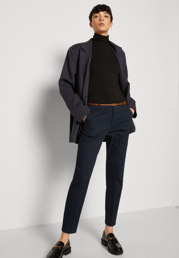 DAYS CIGARET - Chinos - copenhagen night4