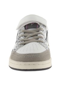 V 1985 SMASH LOW - Trainers - plata