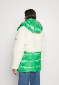 Jaqueta Masculina Karl Lagerfeld - Puffer Azul Marinho Com Capuz