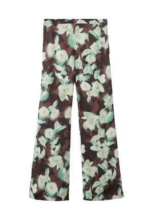 Pantalones acampanados con una base marrón oscuro que presenta un patrón floral en verde y blanco; textura suave y cinturilla elástica para mayor comodidad.