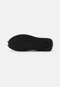 Nike Sportswear DBREAK-TYPE - Sapatilhas - wolf grey/black/iron grey/white