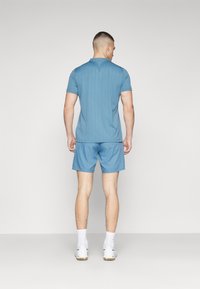 Fila SHORTS LEO - Spordišortsid - captains bue