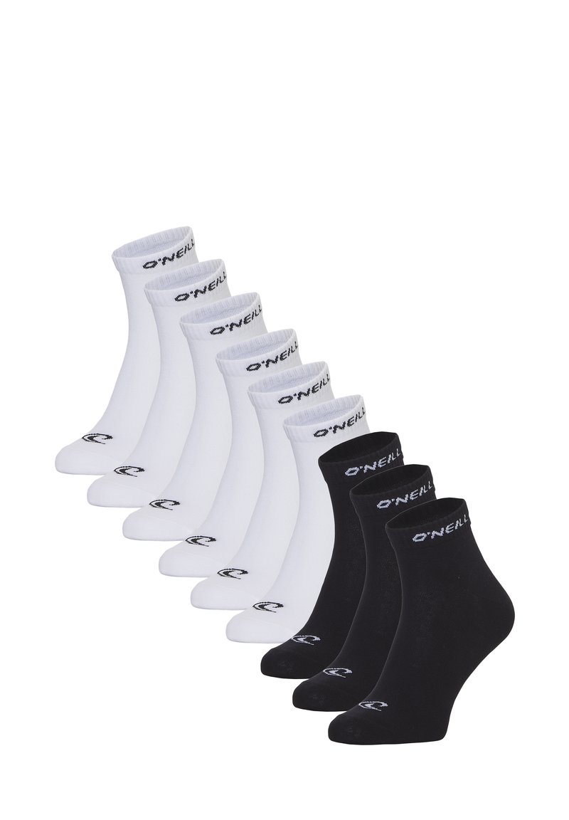 Paquet de huit chaussettes, quatre blanches et quatre noires. Mélange de coton, longueur cheville avec des poignets côtelés. Comprend le logo de la marque dans des couleurs contrastées.