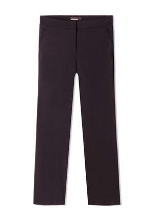 Pantalon habillé noir ajusté avec jambes droites, poches latérales et ceinture plate, posé à plat sur fond blanc.