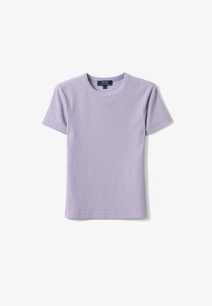 Camiseta de algodón con mangas cortas, acanalada, color lavanda, cuello redondo, talla pequeña, mostrada sobre fondo blanco.