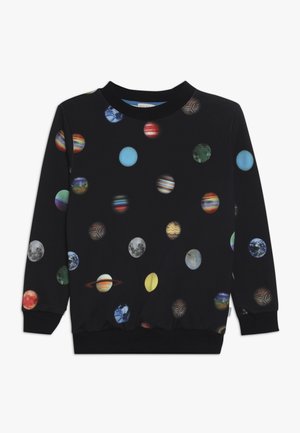 Czarna bluza z nadrukiem różnych planet w różnych kolorach i wzorach, z ściągaczami na mankietach i dekolcie.