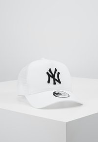 New Era - ESSENTIAL AFRAME TRUCKER - Cappellino - white Immagine in miniatura 1