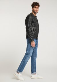 Mustang Skinnjacka - schwarz