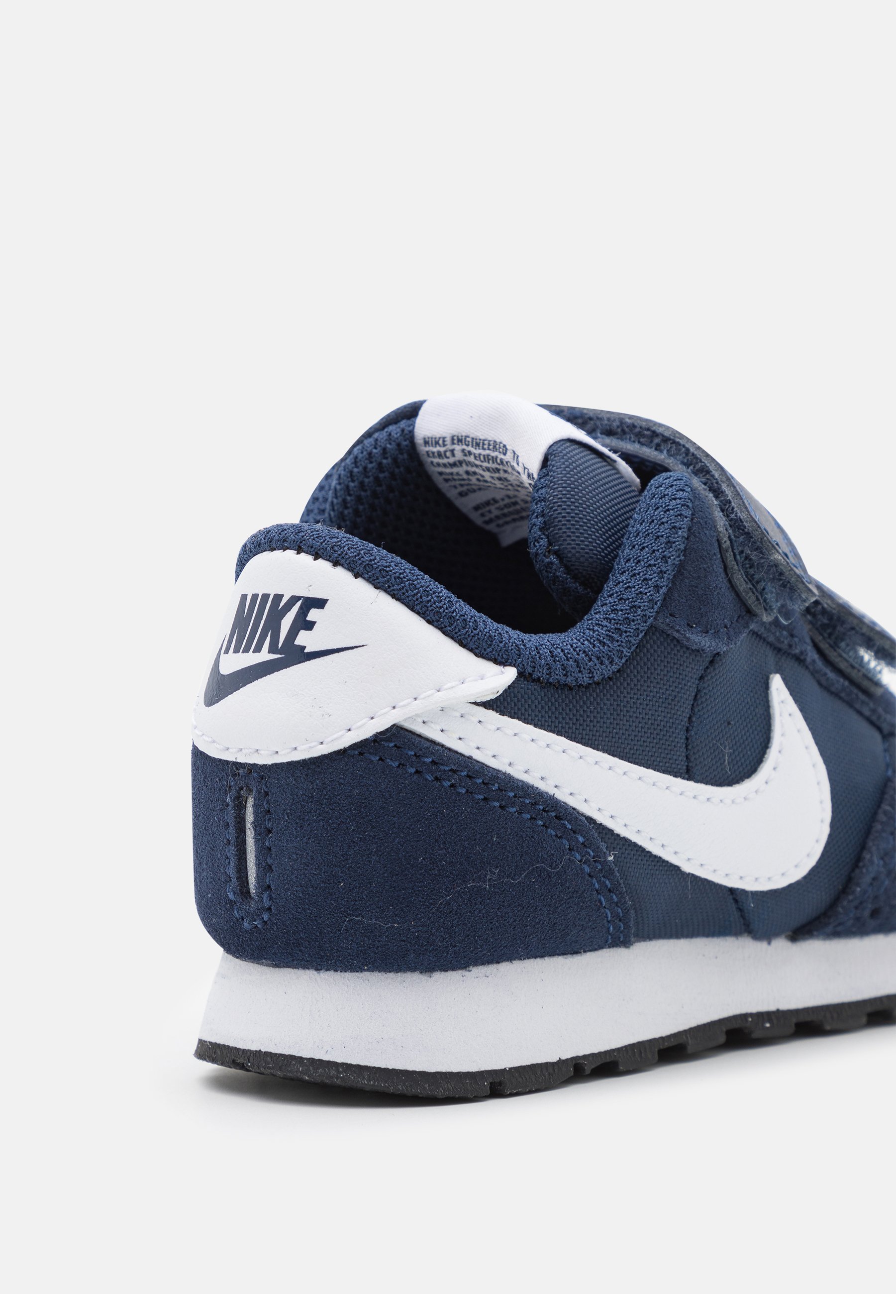 nike sportswear md valiant unisex