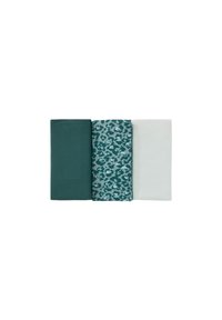 Trois échantillons de tissu affichés horizontalement : vert foncé, teal avec un motif léopard et blanc uni. Finitions texturées et lisses.