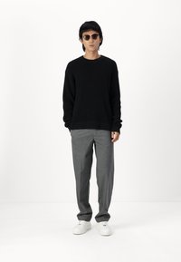Abercrombie & Fitch DYED ACID  - Strikkegenser - casual black