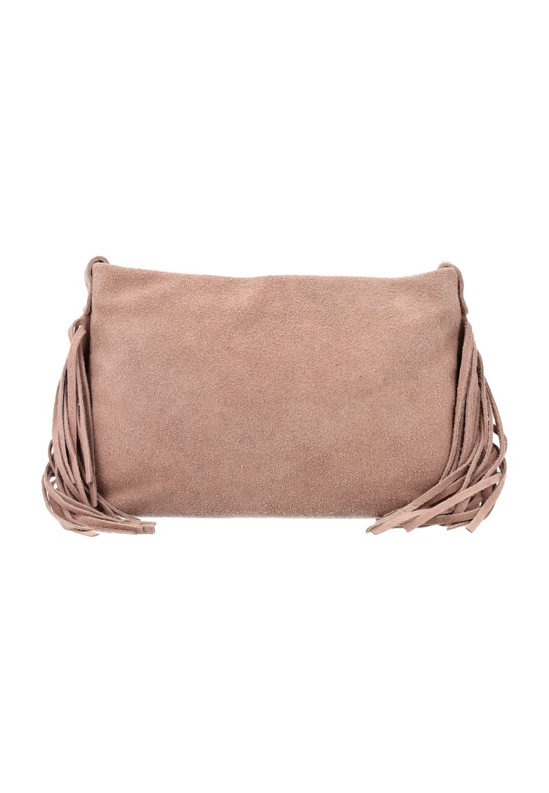 Tan ruskind clutchtaske med frynseaccenter på begge sider, rektangulær form og en blød, struktureret overflade. Ingen synlig hardware.